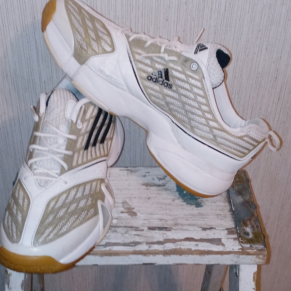 Adidas shoes - Picture 2 of 4